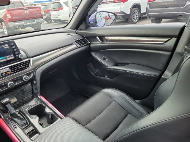 Used 2018 Honda Accord Sport image 11