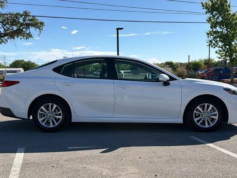 Certified 2025 Toyota Camry LE image 4