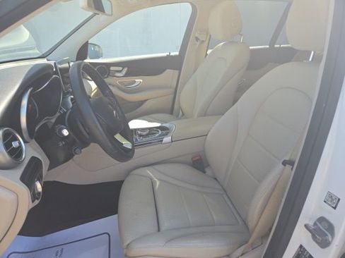 Used 2019 Mercedes-Benz GLC 300 4MATIC image 16