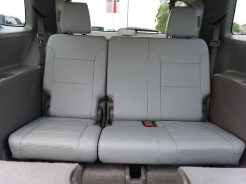 Used 2020 Chevrolet Traverse LT w/ LT Premium Package image 24