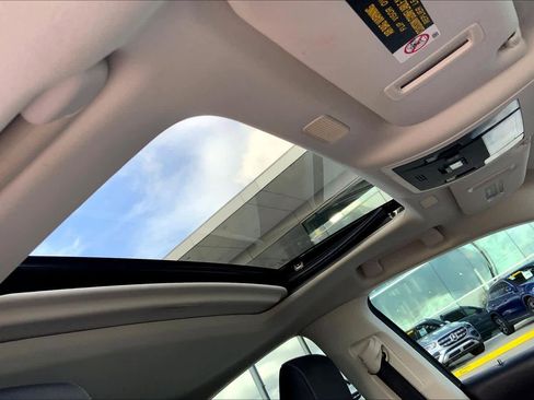 Used 2019 Lexus ES 350 w/ Premium Package image 13