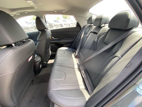 New 2026 Hyundai Elantra Limited FWD image 30
