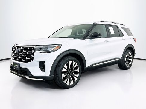 Used 2025 Ford Explorer Platinum w/ LUX Leather Package image 3