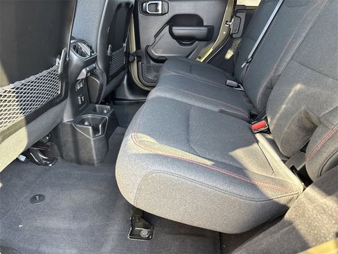 Used 2025 Jeep Wrangler Unlimited Rubicon image 14