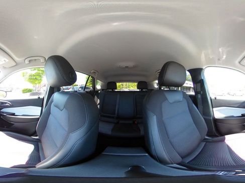 Used 2025 Chevrolet Trax LT image 43