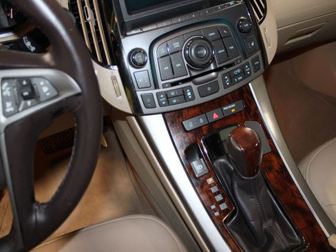 Used 2011 Buick LaCrosse CXL image 15