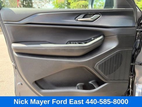 Used 2024 Jeep Grand Cherokee Laredo X AWD/4WD image 10