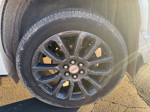 Used 2020 GMC Acadia Denali image 9