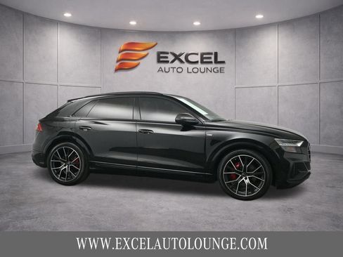 Used 2023 Audi Q8 Prestige w/ Prestige Package AWD/4WD image 10