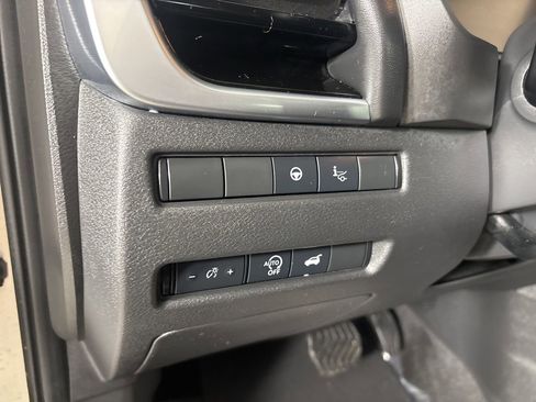 Used 2025 Nissan Rogue SL w/ Tech Package image 11