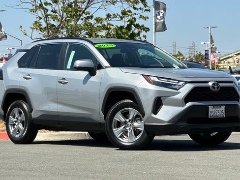 Used 2025 Toyota RAV4 XLE FWD image 2