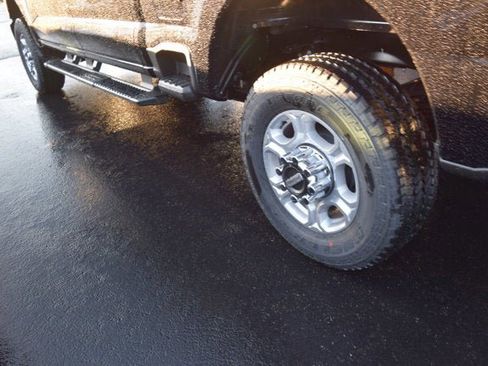 New 2026 Ford F250 XLT w/ FX4 Off-Road Package image 4