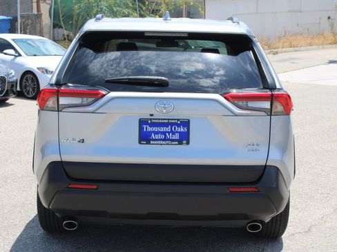 Used 2024 Toyota RAV4 XLE AWD/4WD image 5