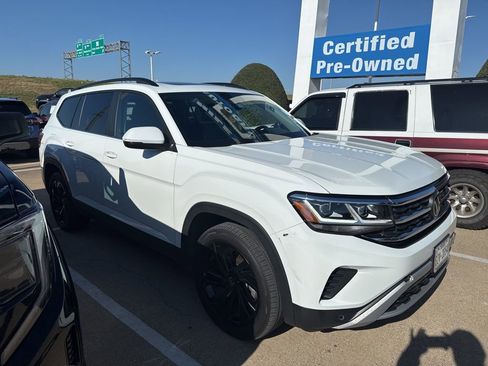 Used 2023 Volkswagen Atlas SE w/ Panoramic Sunroof Package image 2