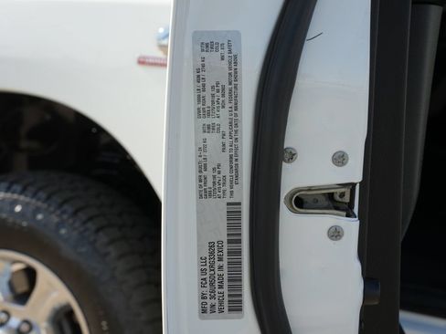 Used 2024 RAM 2500 Big Horn AWD/4WD image 29