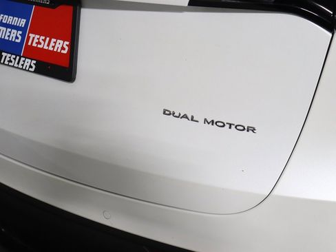 Used 2023 Tesla Model Y Long Range image 47