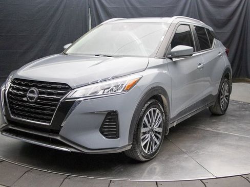 Used 2023 Nissan Kicks SV image 6