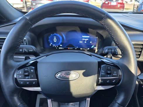 Used 2021 Ford Explorer Platinum image 16