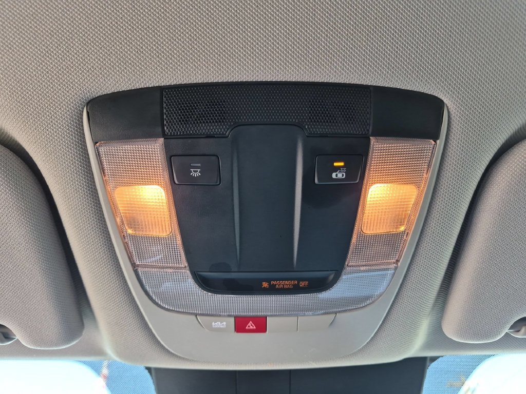 Used 2025 Kia Sorento LX FWD image 33