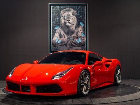 Used 2018 Ferrari 488 GTB RWD image 1