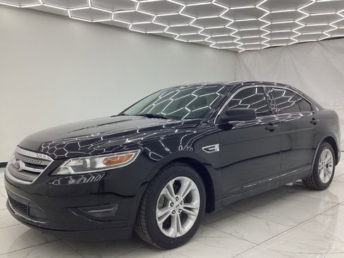 Used 2017 Ford Taurus SE image 6