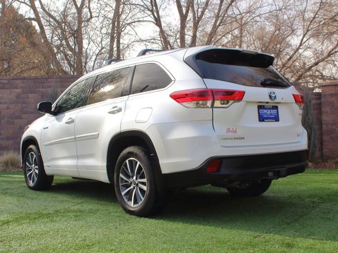 Used 2017 Toyota Highlander XLE image 22