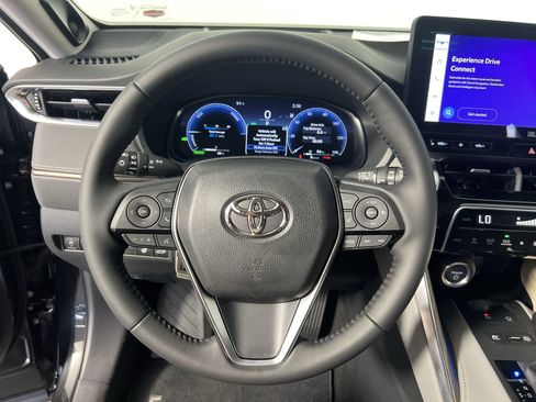 New 2024 Toyota Venza Limited image 17