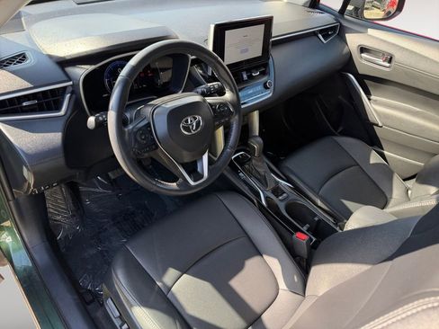 Used 2024 Toyota Corolla Cross XLE image 16