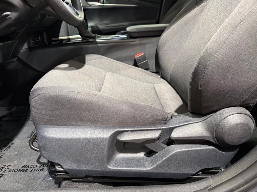 Used 2026 Toyota Camry LE FWD image 13