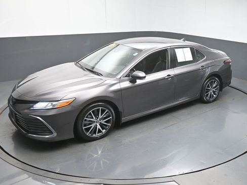 Used 2023 Toyota Camry XLE image 40