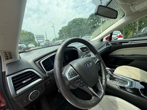 Used 2015 Ford Fusion Titanium FWD image 14