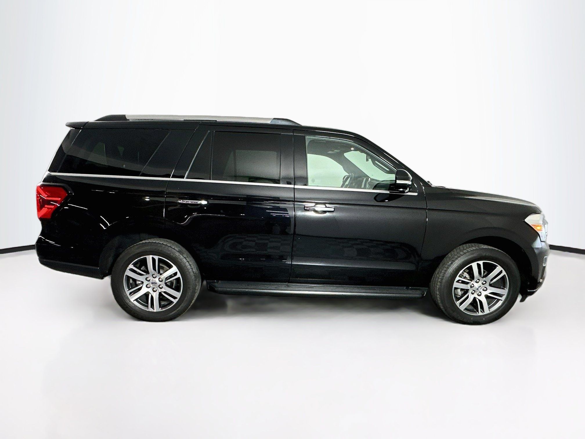 Used 2024 Ford Expedition Limited AWD/4WD image 10