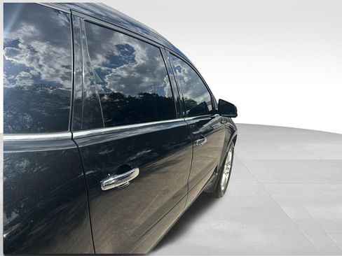 Used 2017 Chevrolet Traverse LT w/ Style and Technology Package image 31