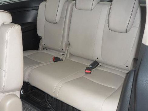 Used 2022 Honda Odyssey Elite image 12