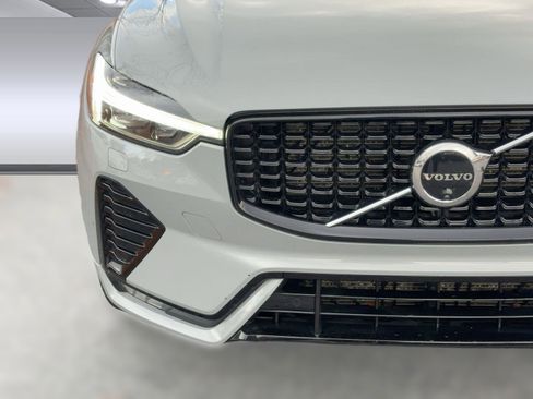 Certified 2025 Volvo XC60 B5 Plus image 11