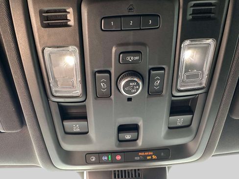 Used 2023 Chevrolet Suburban RST w/ Luxury Package AWD/4WD image 35