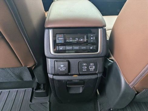 Used 2023 Subaru Ascent Touring AWD/4WD image 17