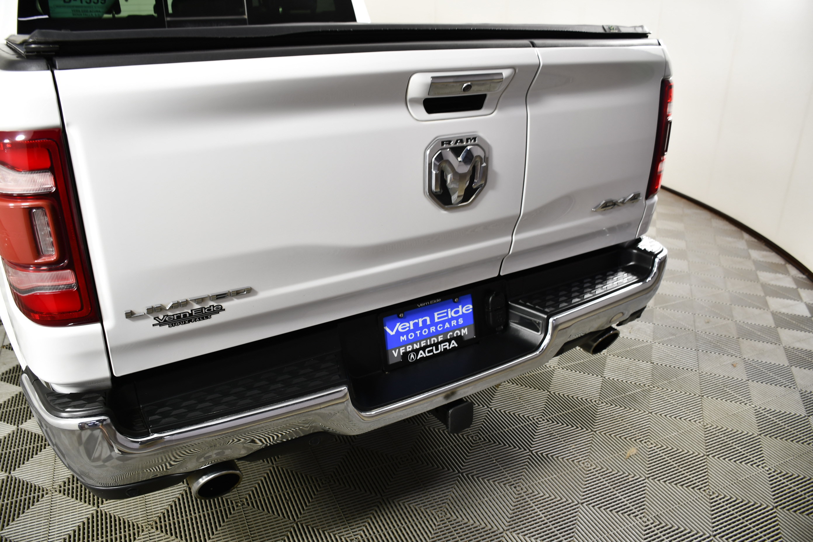 Used 2020 RAM 1500 Limited AWD/4WD image 14