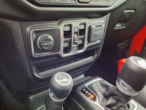 Used 2022 Jeep Wrangler Unlimited Sport image 12