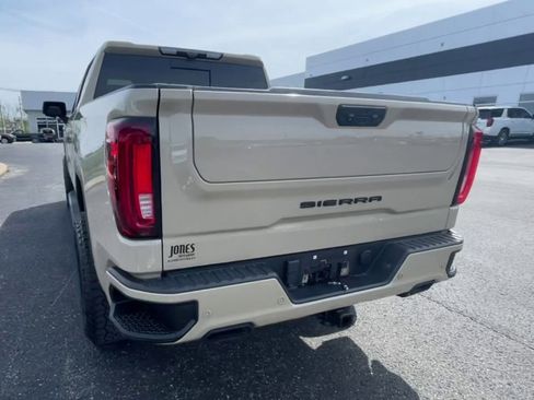 Used 2022 GMC Sierra 1500 AT4 w/ AT4 Premium Package image 2