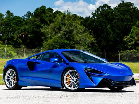 Used 2023 McLaren Artura PERFORMANCE image 33