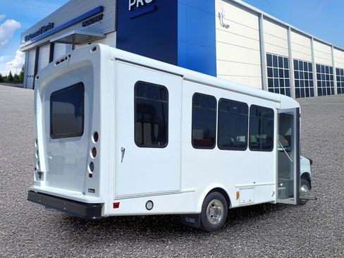 Used 2025 Ford E-450 and Econoline 450 Super Duty w/ Shuttle Bus Prep Package RWD image 32