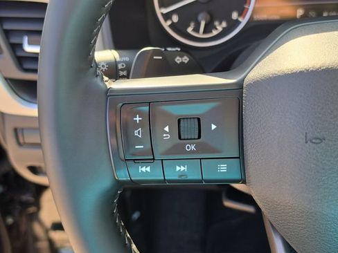 Certified 2025 Nissan Rogue SV AWD/4WD image 31