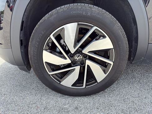 Certified 2025 Volkswagen Atlas SE FWD image 9
