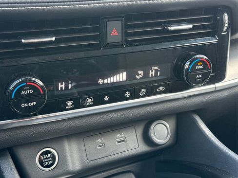 Used 2023 Nissan Rogue SV image 26