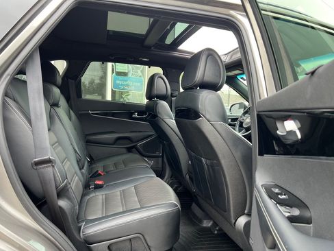 Used 2016 Kia Sorento SX AWD/4WD image 16