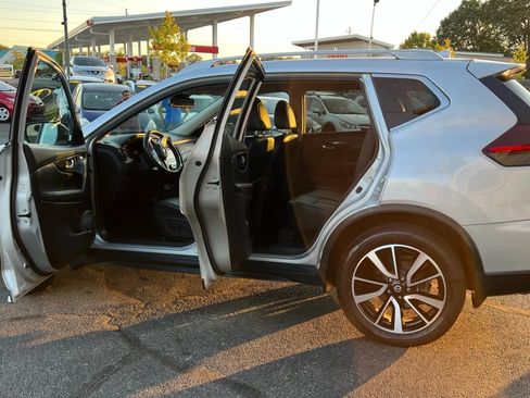 Used 2020 Nissan Rogue SL image 16