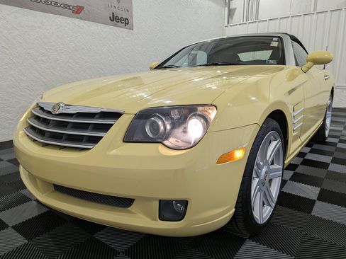 Used 2005 Chrysler Crossfire Limited image 3