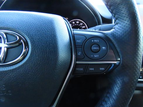 Used 2022 Toyota Avalon Limited image 33