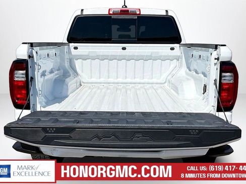 Used 2024 GMC Canyon AT4 AWD/4WD image 7